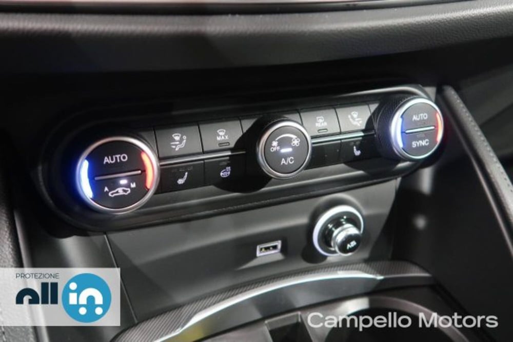Alfa Romeo Stelvio nuova a Venezia (12)
