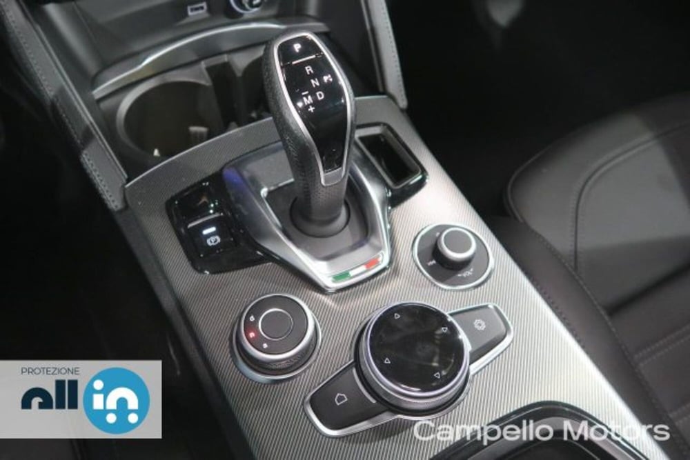 Alfa Romeo Stelvio nuova a Venezia (13)