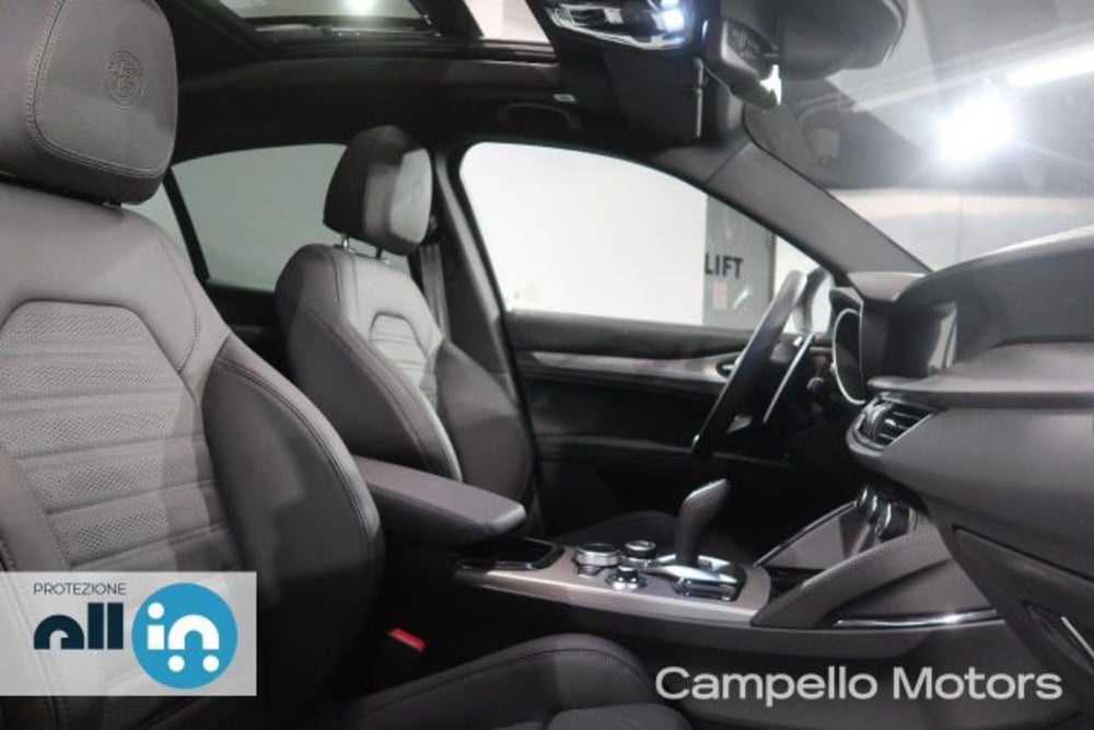 Alfa Romeo Stelvio nuova a Venezia (15)