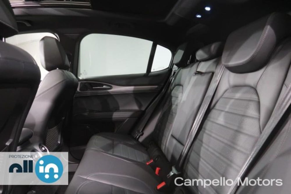 Alfa Romeo Stelvio nuova a Venezia (6)