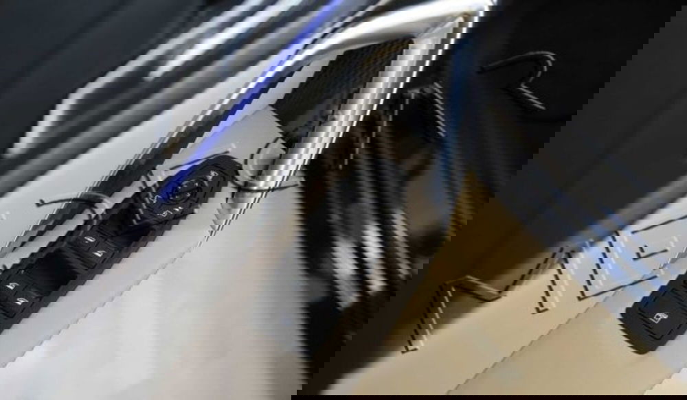 BMW X2 nuova a Potenza (9)