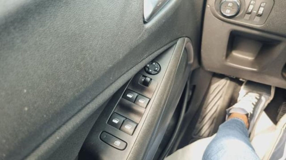 Opel Crossland usata a Savona (11)