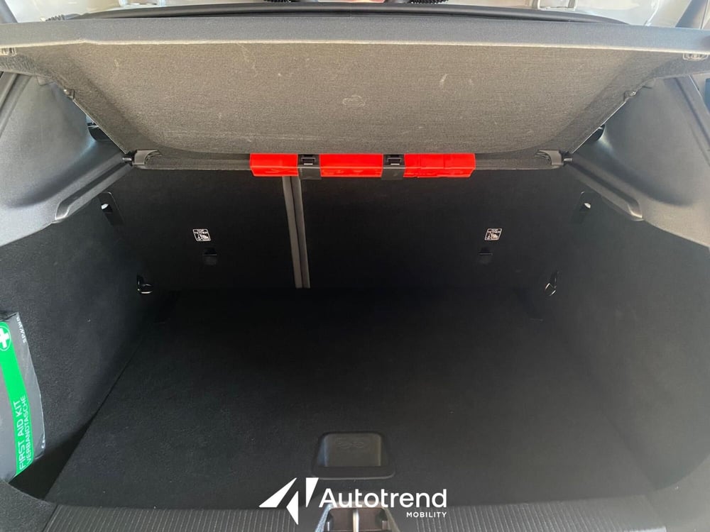 Volvo EX30 usata a Bari (18)
