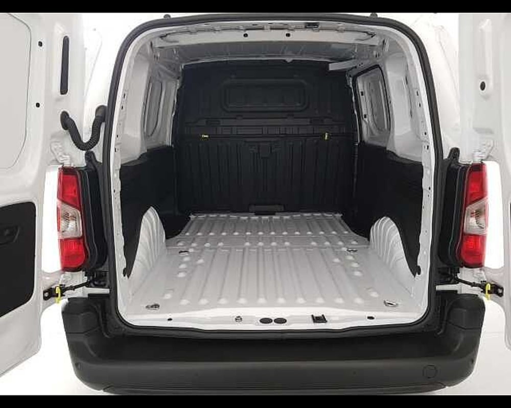 Peugeot Partner Furgone nuova a Milano (2)