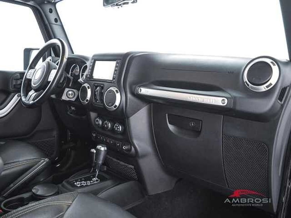 Jeep Wrangler Unlimited usata a Perugia (12)