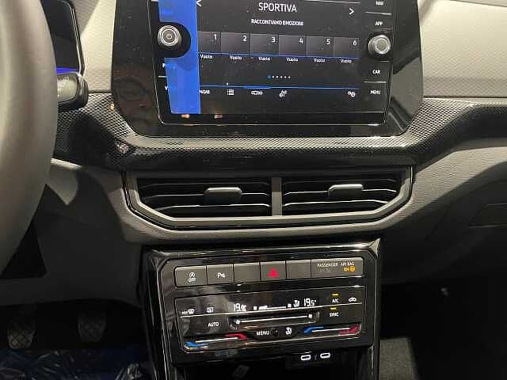 Volkswagen T-Cross nuova a Genova (12)