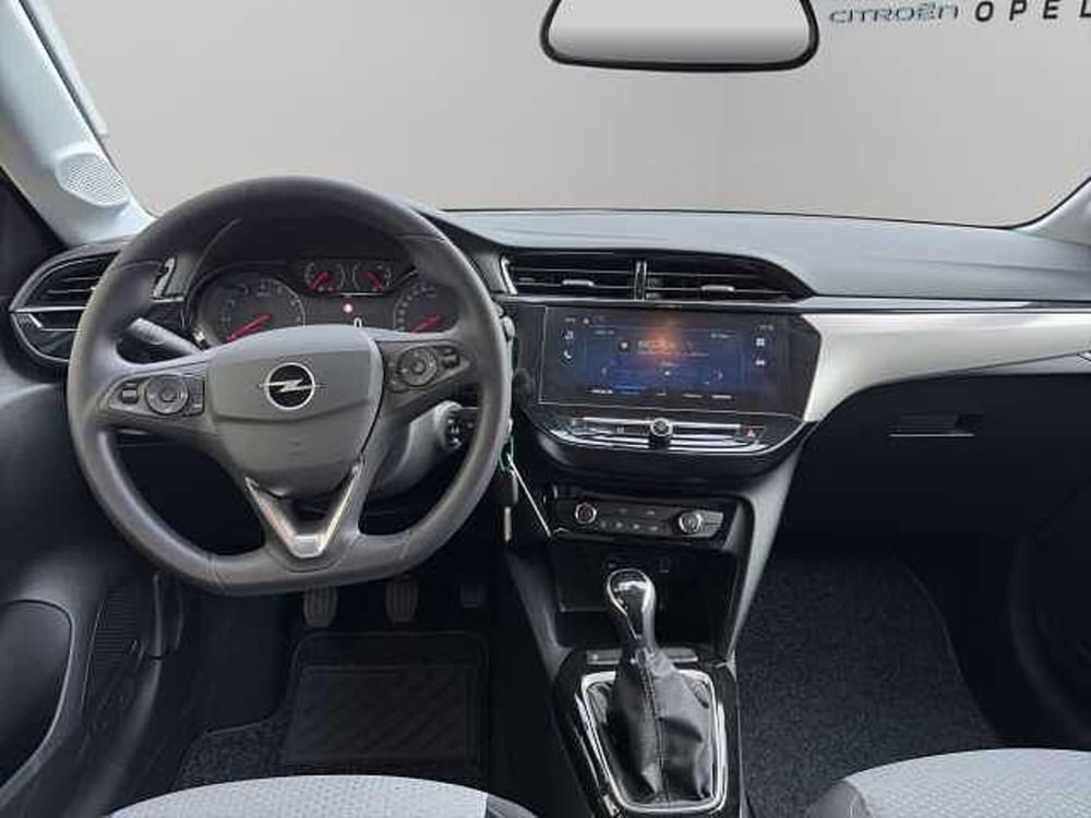 Opel Corsa nuova a Vibo Valentia (13)