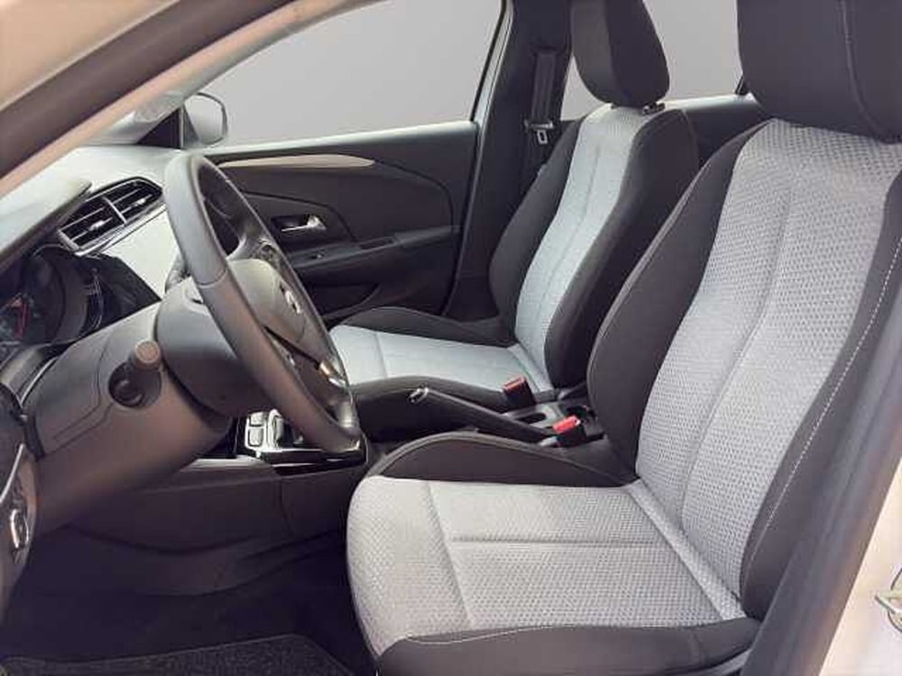 Opel Corsa nuova a Vibo Valentia (9)
