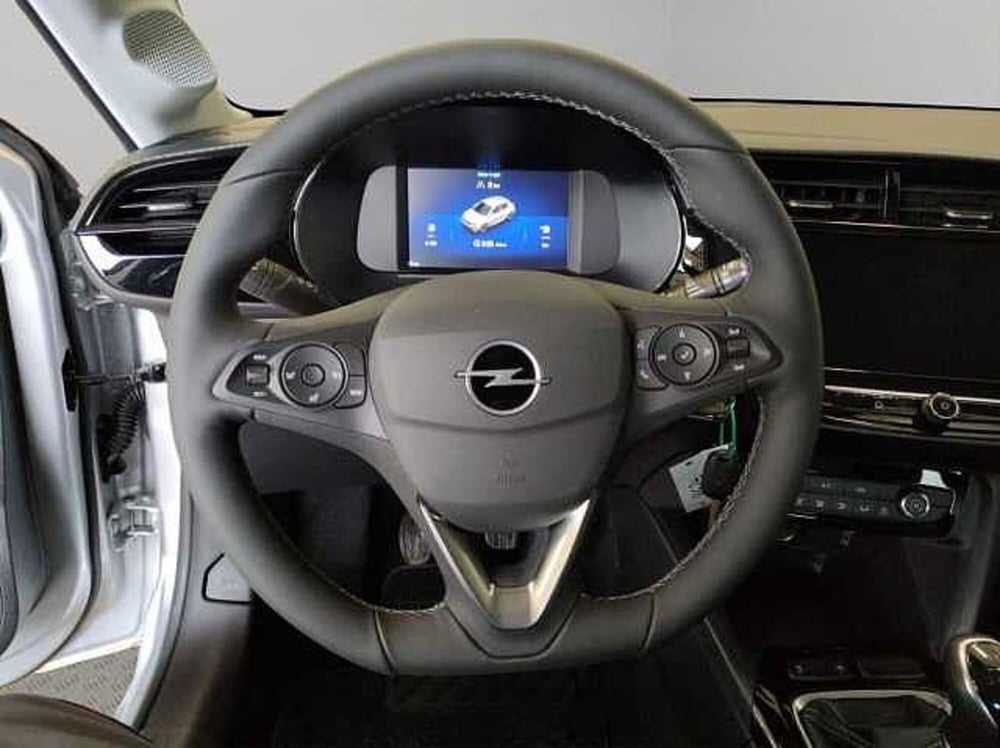 Opel Corsa nuova a Vibo Valentia (11)
