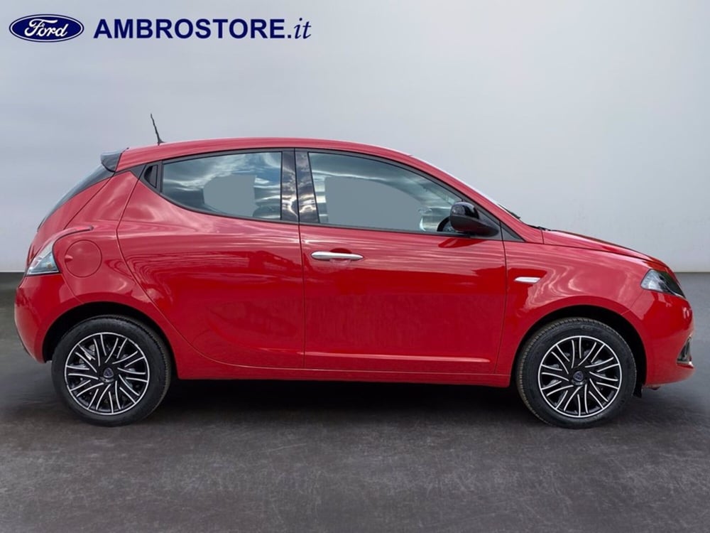 Lancia Ypsilon usata a Milano (4)