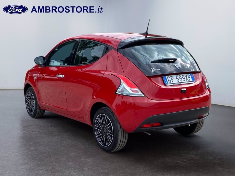 Lancia Ypsilon usata a Milano (7)