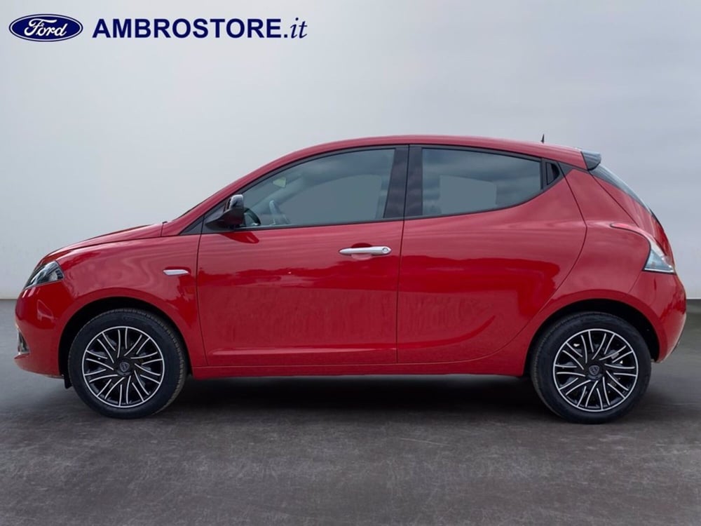 Lancia Ypsilon usata a Milano (8)
