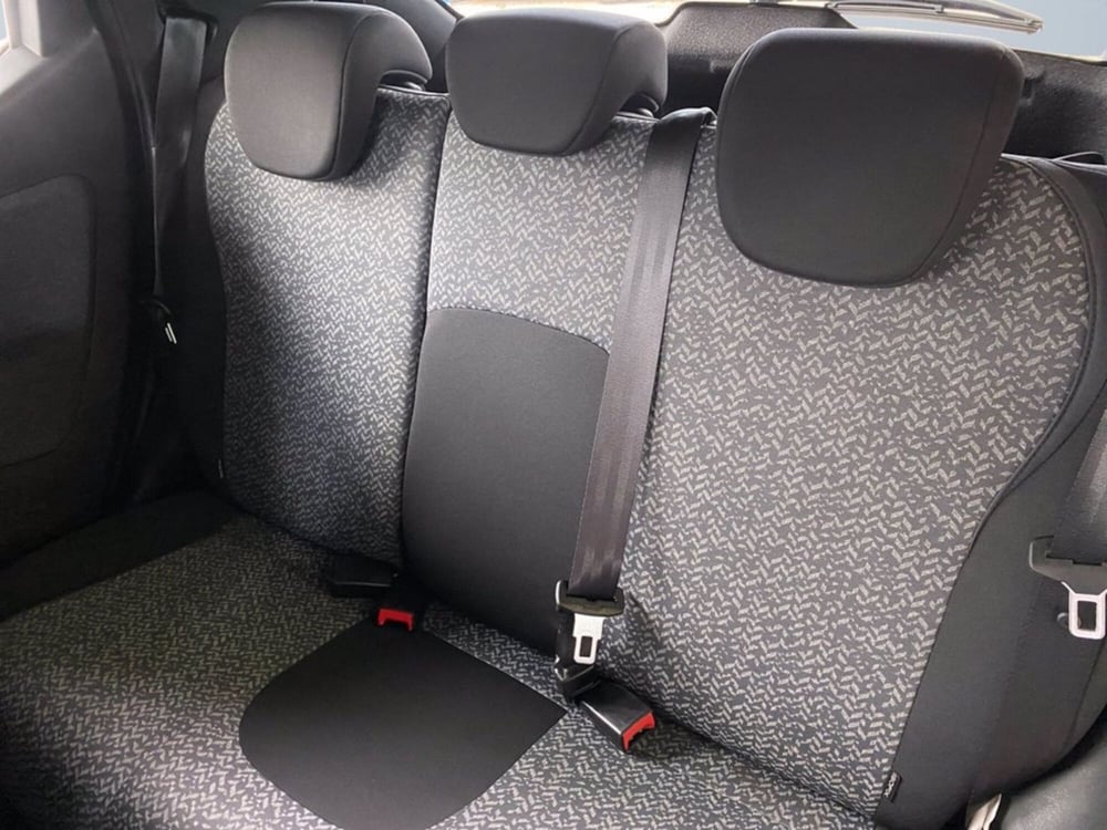 Lancia Ypsilon usata a Milano (10)