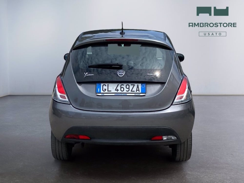 Lancia Ypsilon usata a Milano (6)
