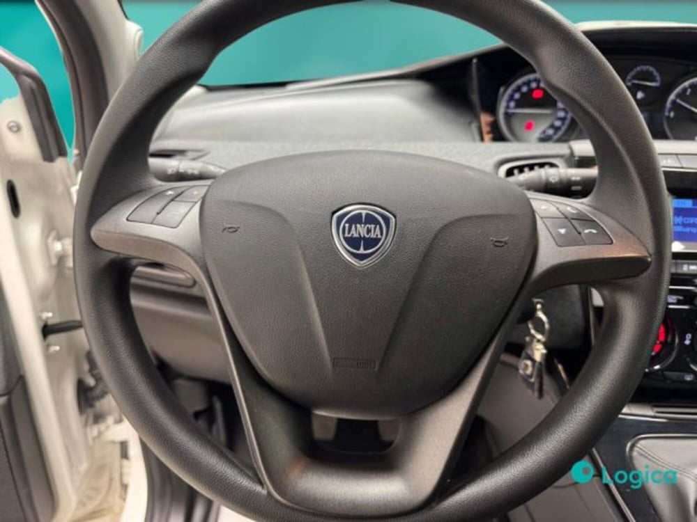 Lancia Ypsilon usata a Biella (10)