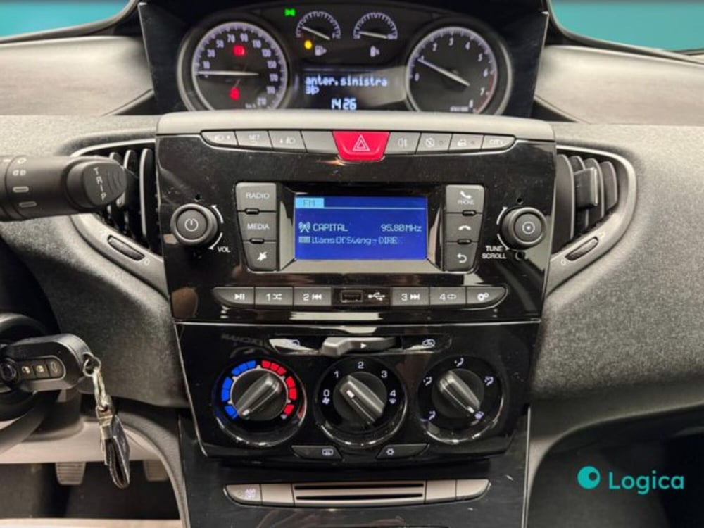 Lancia Ypsilon usata a Biella (11)