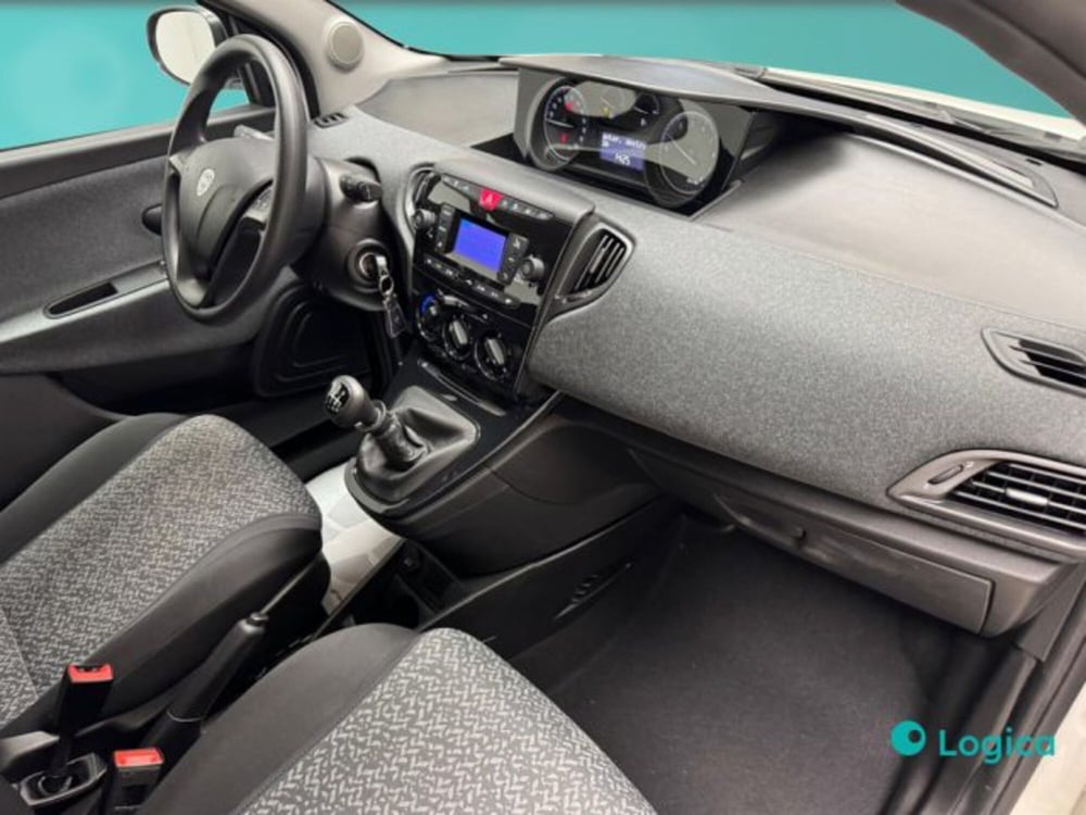 Lancia Ypsilon usata a Biella (13)