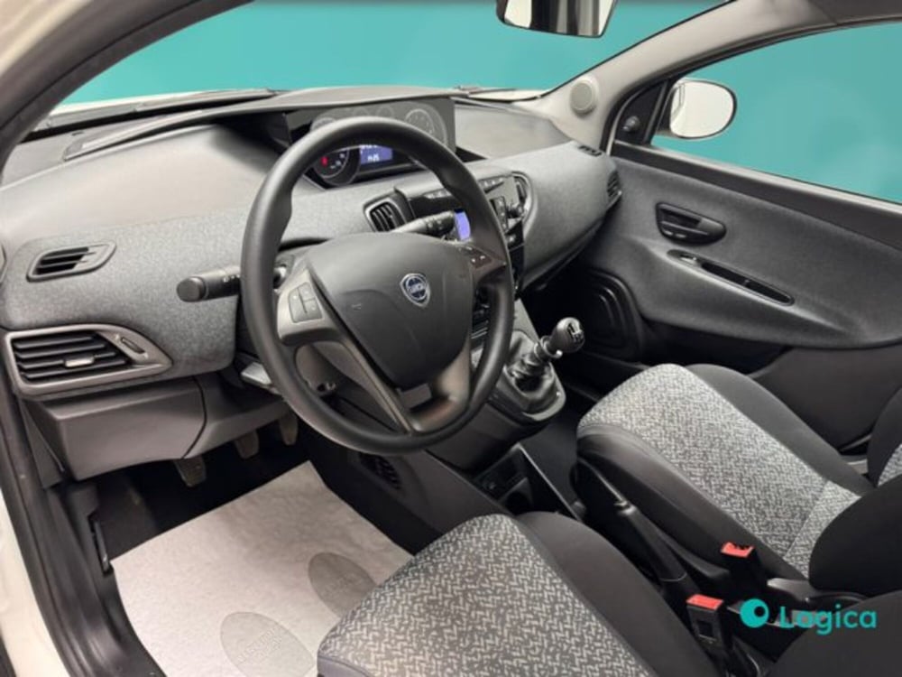 Lancia Ypsilon usata a Biella (16)