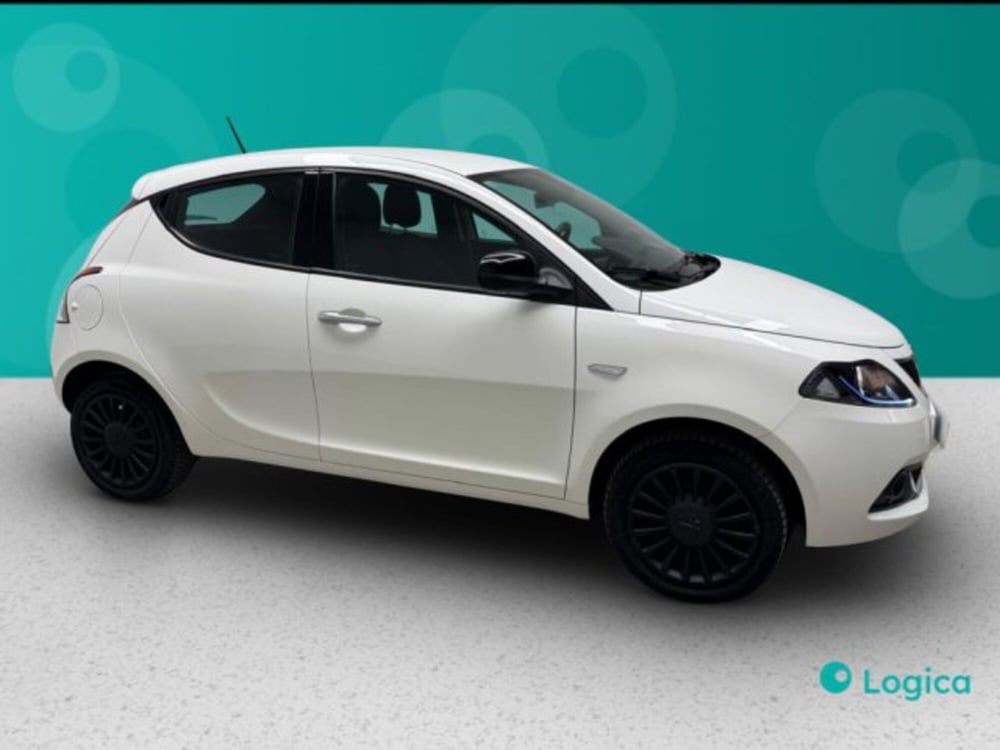 Lancia Ypsilon usata a Biella (7)