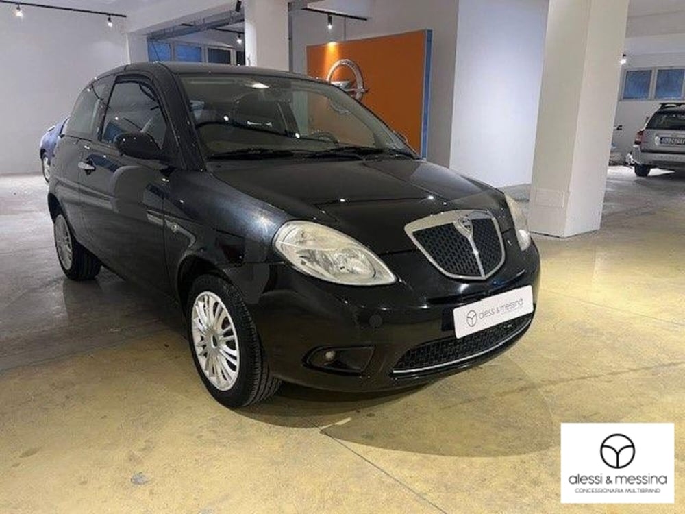 Lancia Ypsilon usata a Catania (2)