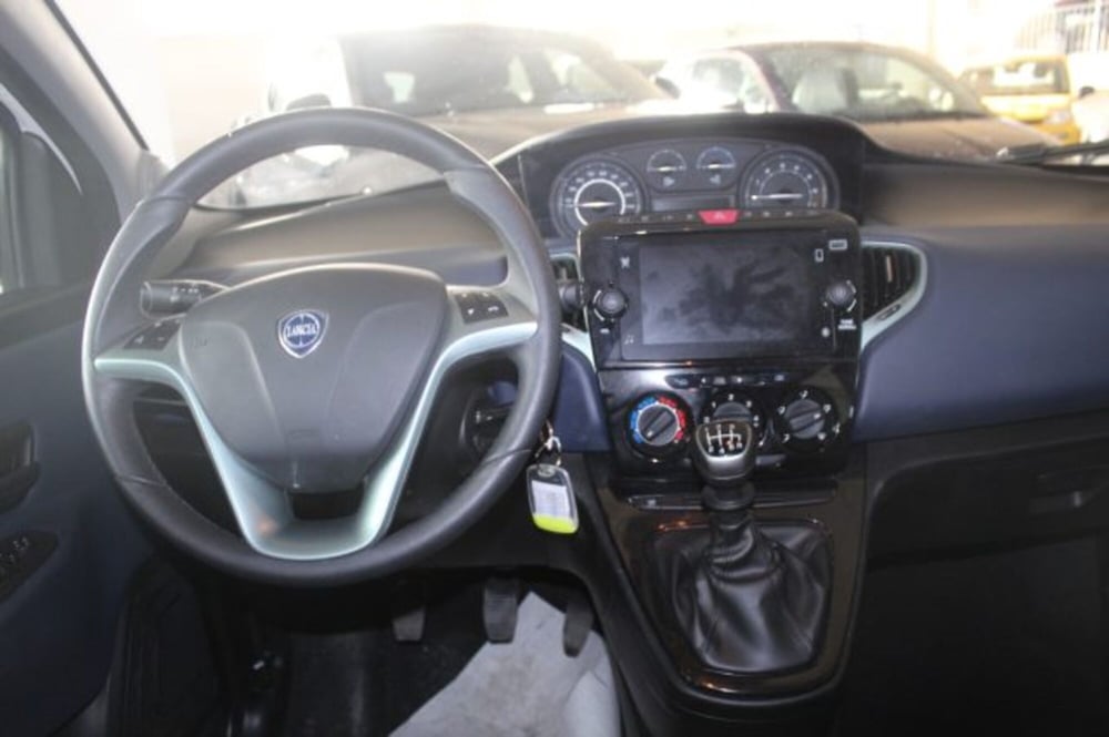 Lancia Ypsilon usata a Terni (11)
