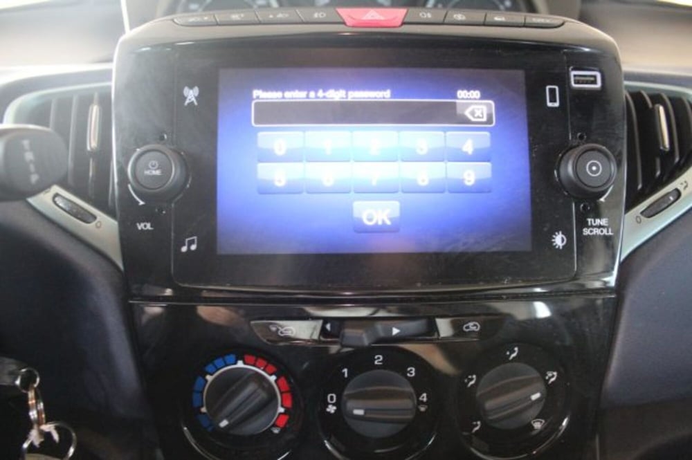 Lancia Ypsilon usata a Terni (13)