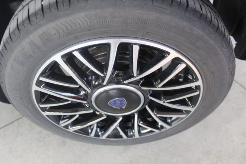 Lancia Ypsilon usata a Terni (15)