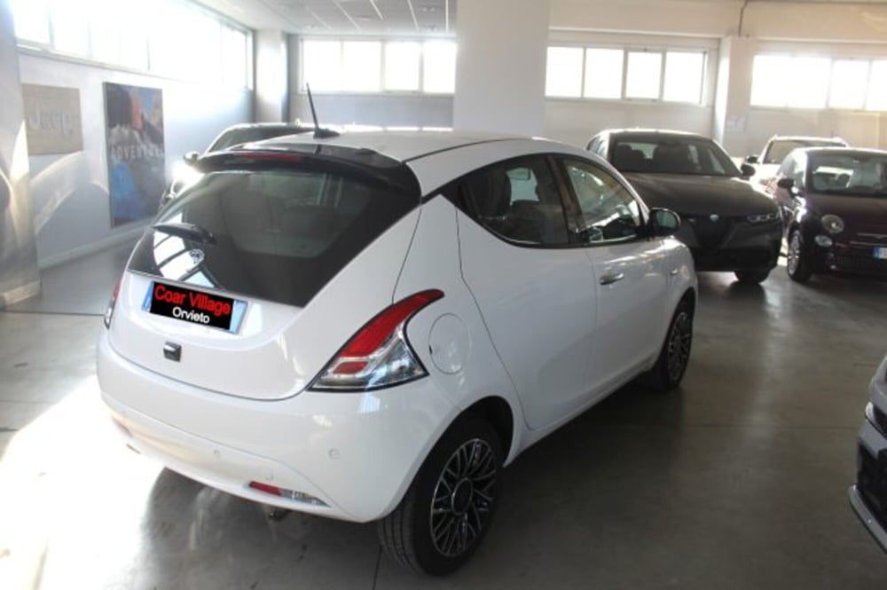 Lancia Ypsilon usata a Terni (4)