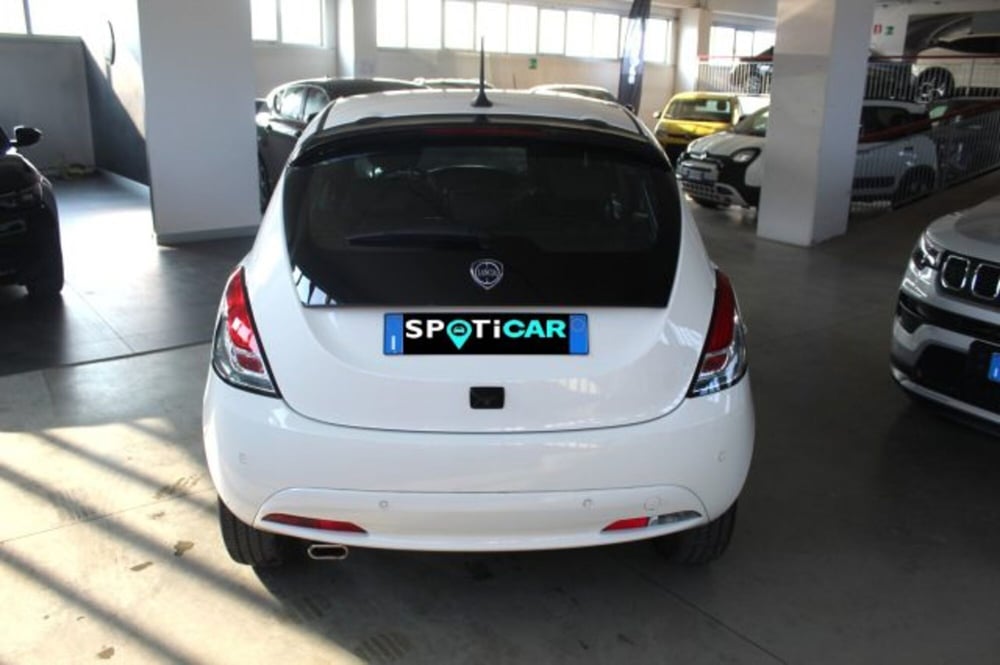 Lancia Ypsilon usata a Terni (5)
