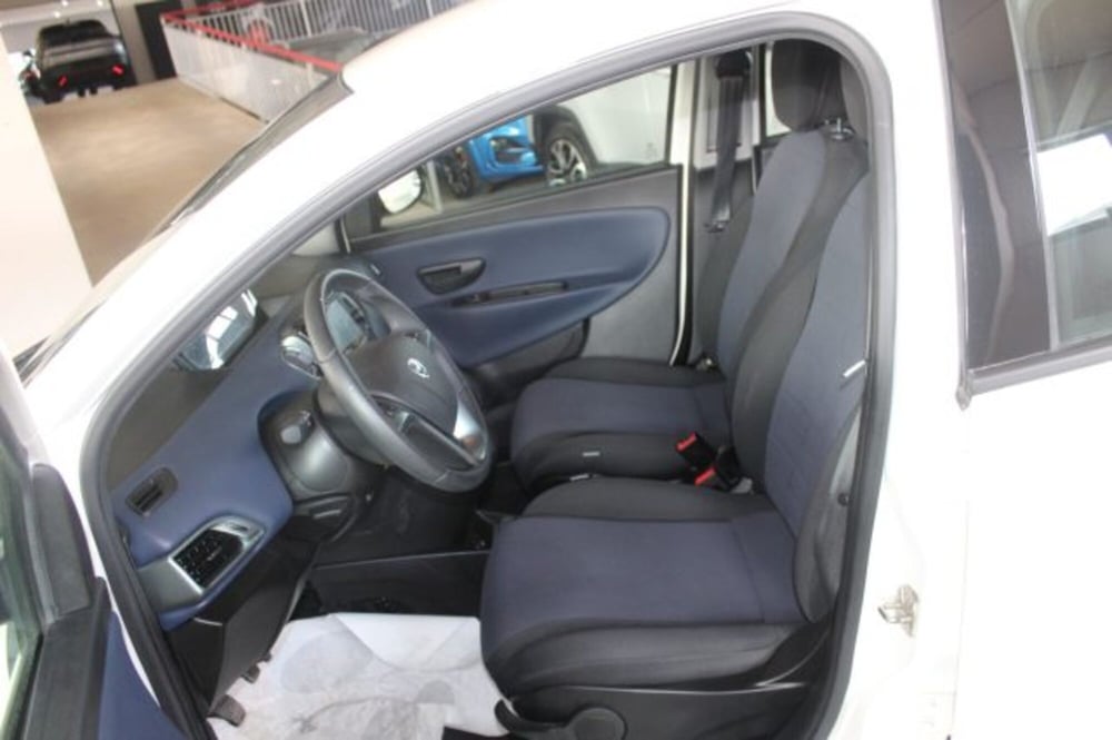 Lancia Ypsilon usata a Terni (7)