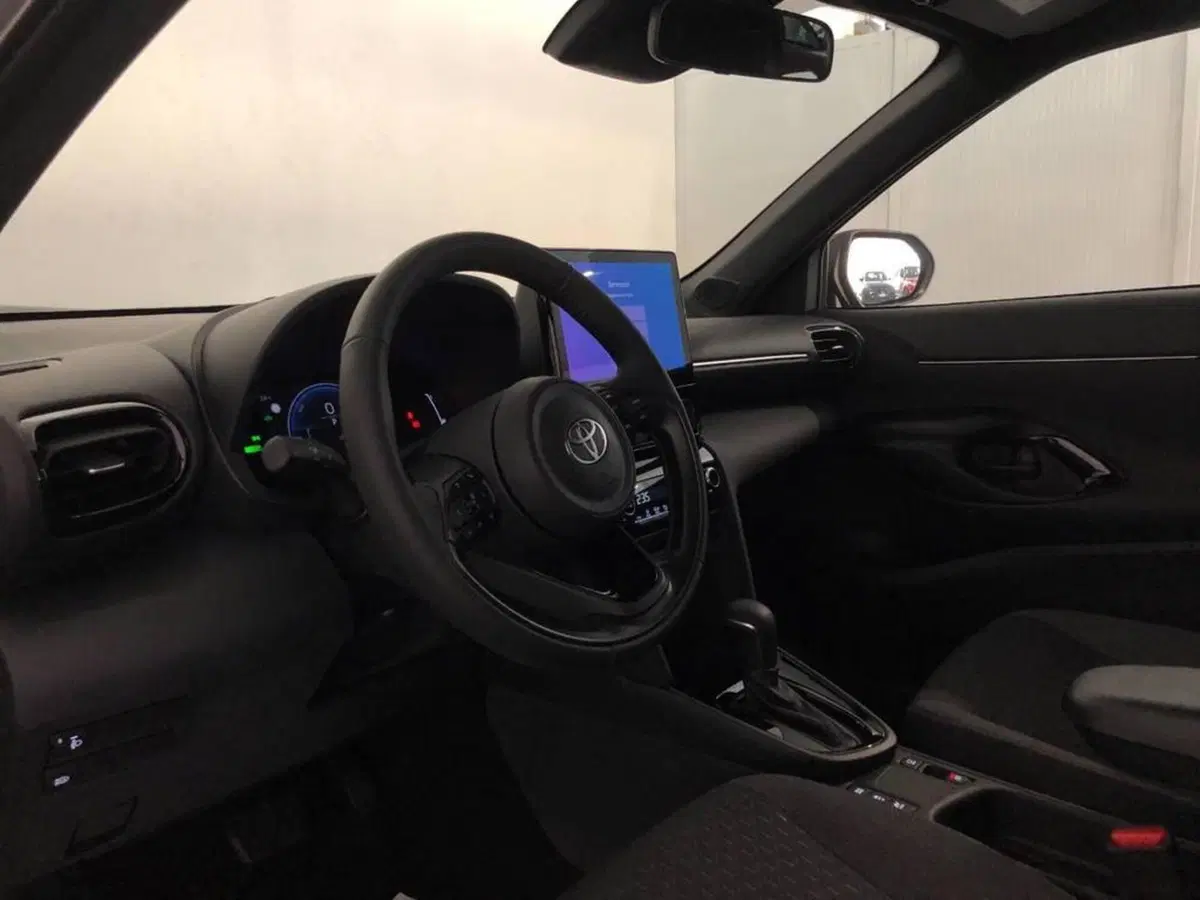 Toyota Yaris Cross nuova a Torino (10)