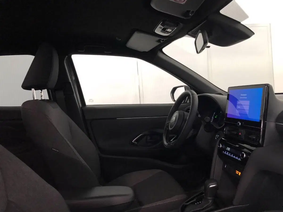 Toyota Yaris Cross nuova a Torino (7)