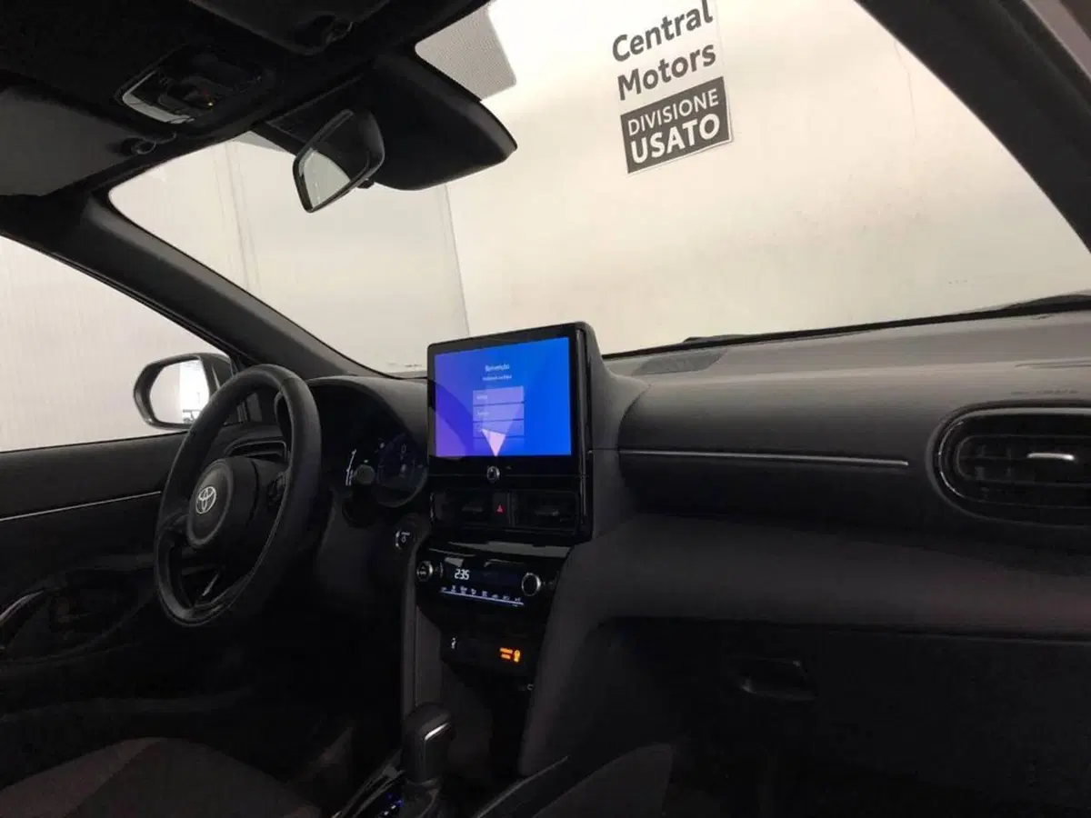 Toyota Yaris Cross nuova a Torino (9)