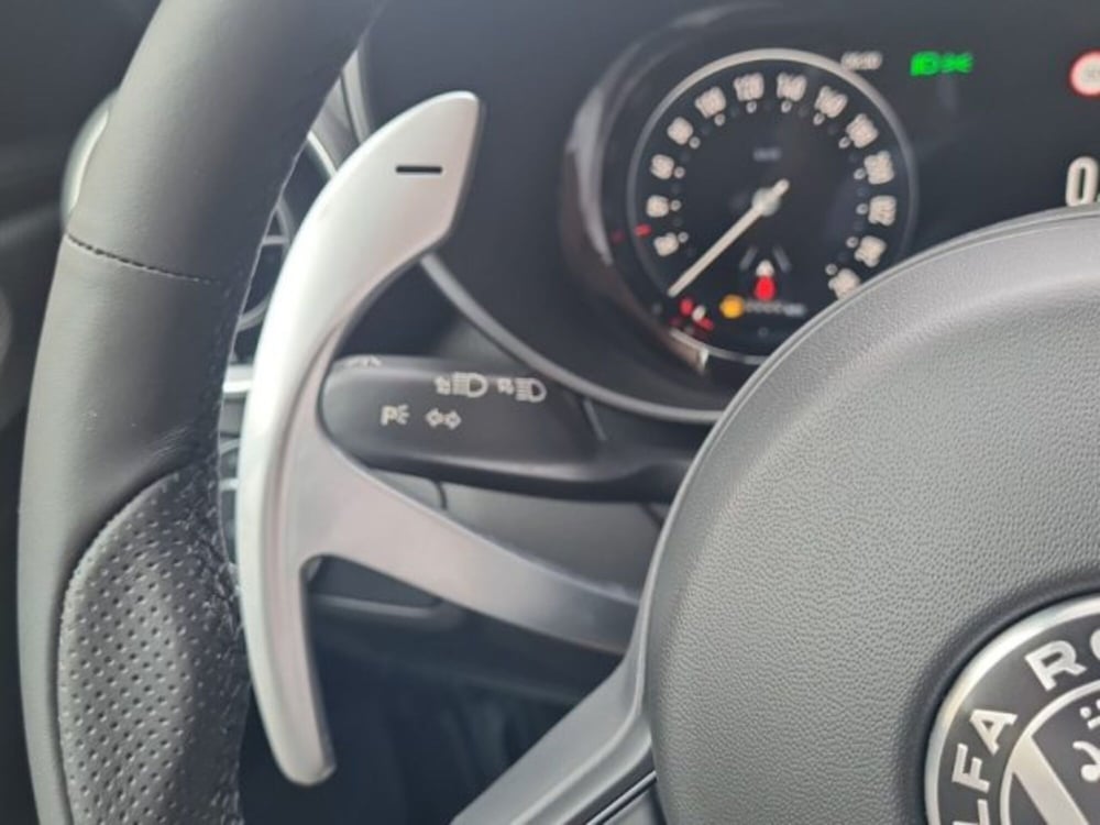 Alfa Romeo Giulia nuova a Monza e Brianza (18)