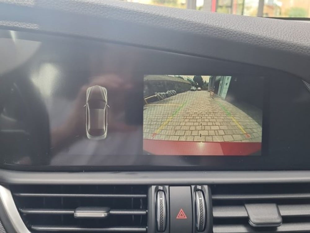 Alfa Romeo Giulia nuova a Monza e Brianza (17)