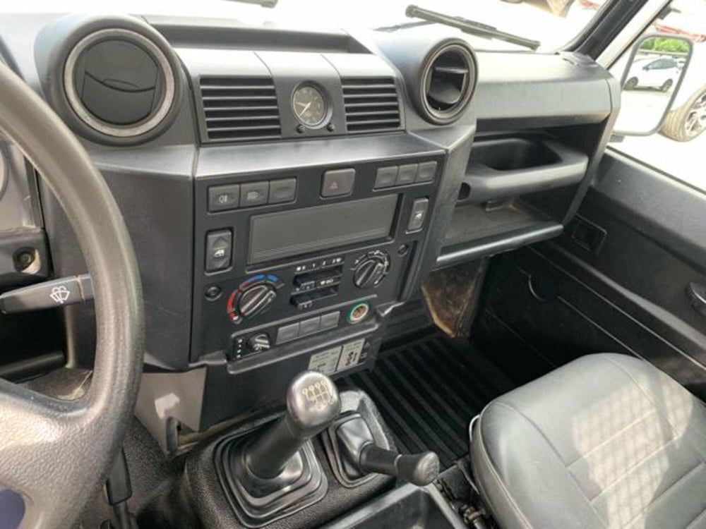 Land Rover Defender usata a Lucca (12)