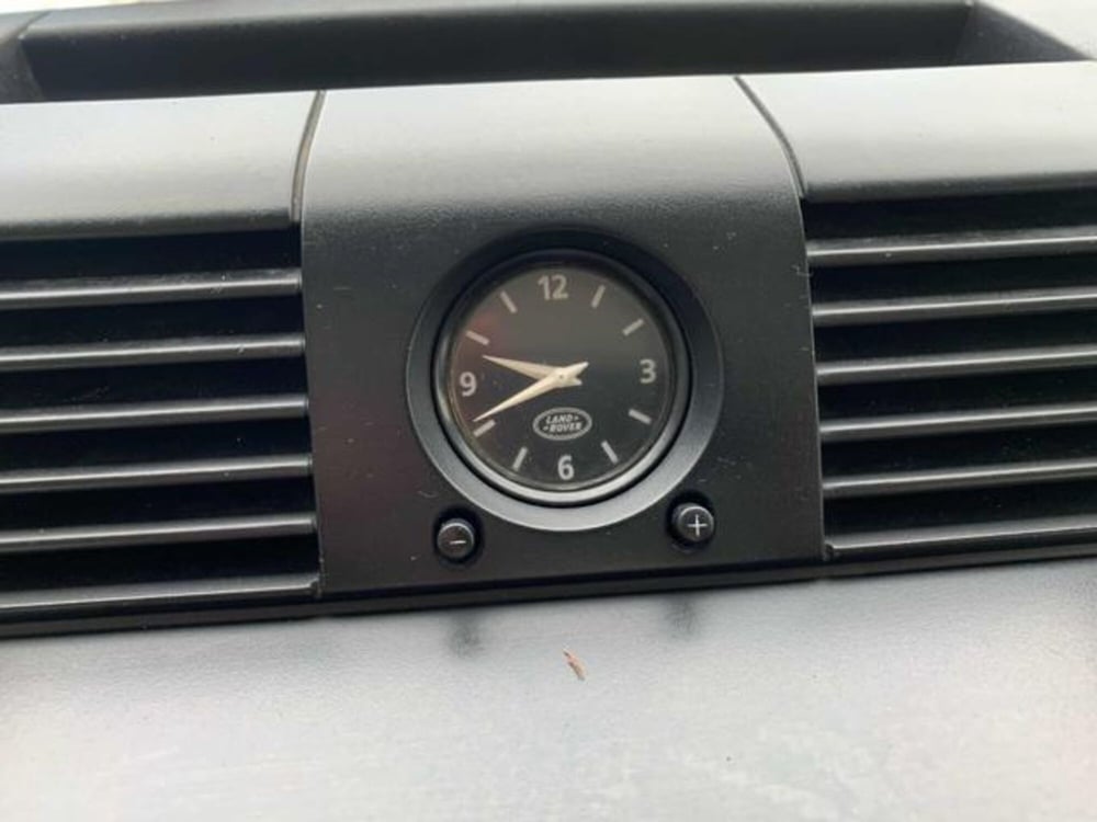Land Rover Defender usata a Lucca (14)