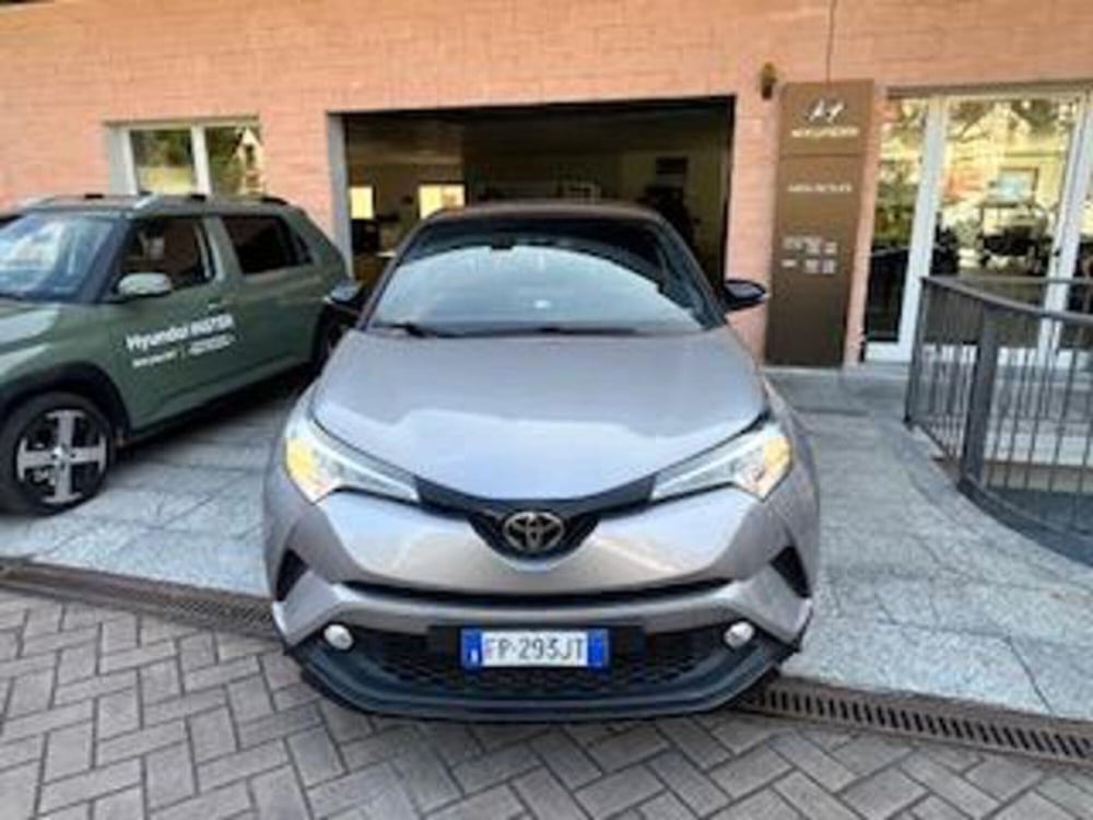 Toyota Toyota C-HR usata a Verbano Cusio Ossola (7)