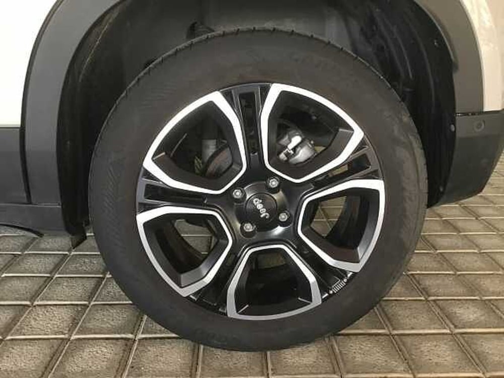 Jeep Avenger usata a Varese (17)
