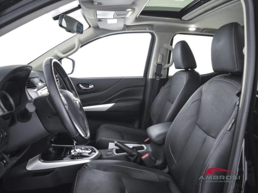 Nissan Navara usata a Perugia (9)