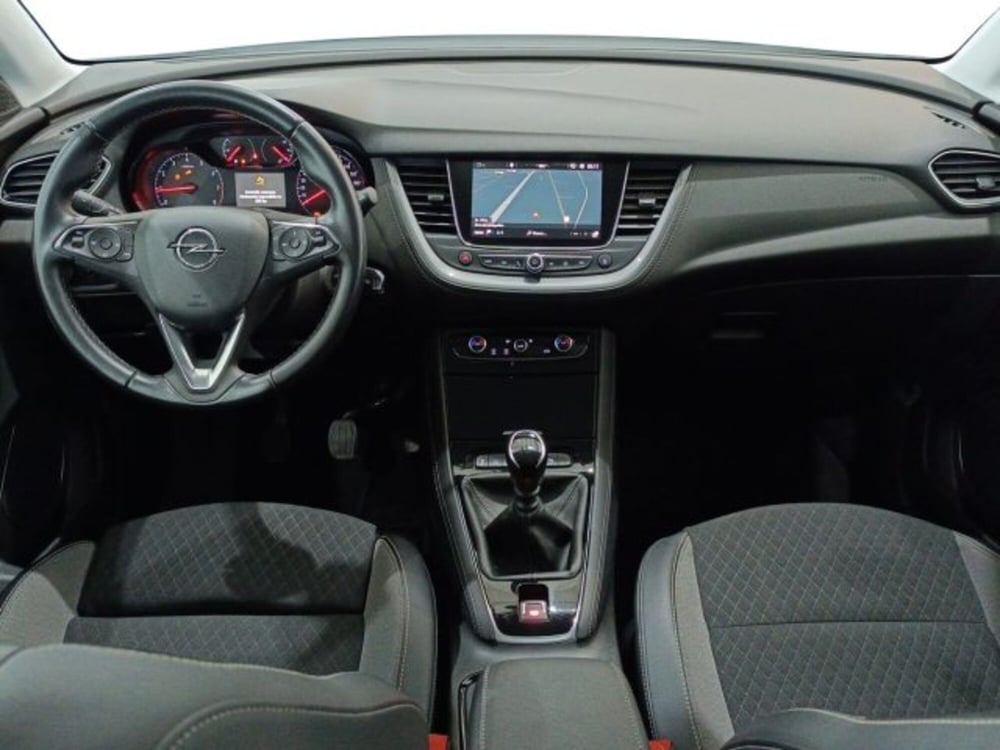 Opel Grandland X usata a Catania (7)