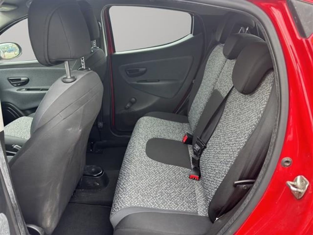 Lancia Ypsilon usata a Macerata (2)