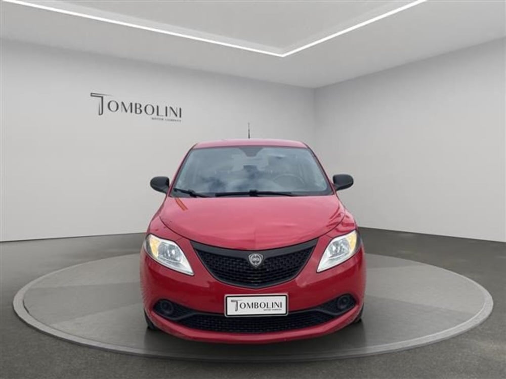 Lancia Ypsilon usata a Macerata (4)