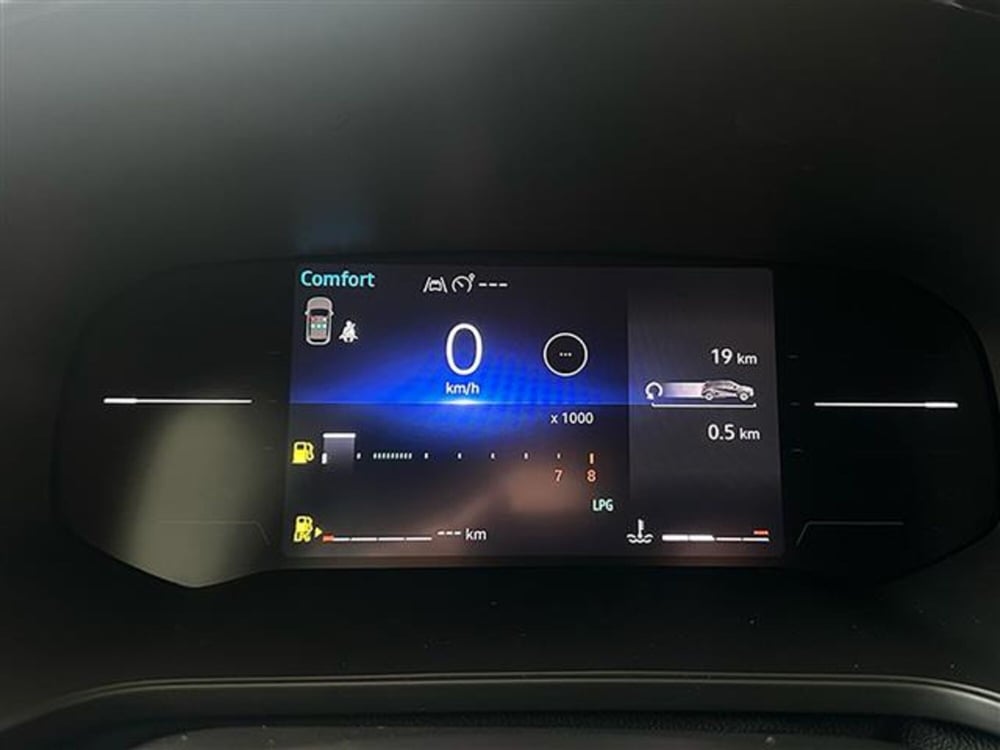 Renault Captur nuova a Cosenza (15)