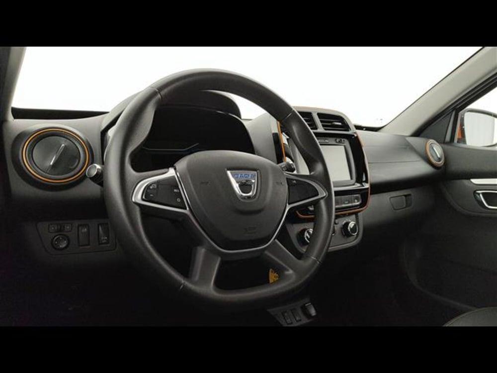 Dacia Spring usata a Milano (8)