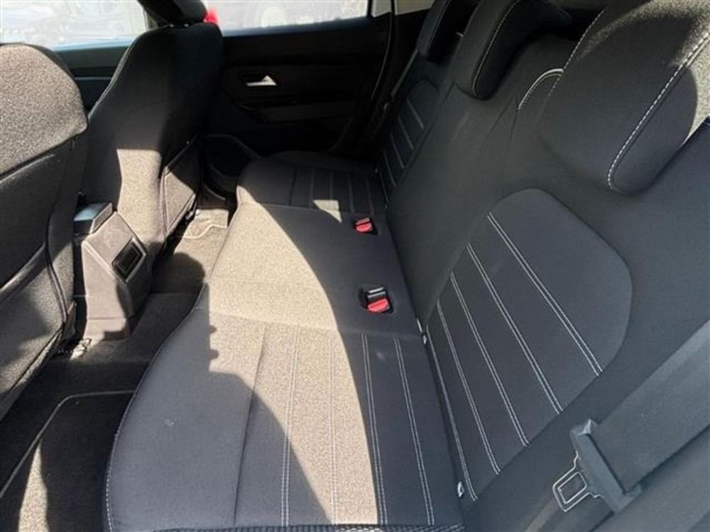 Dacia Duster usata a Livorno (14)