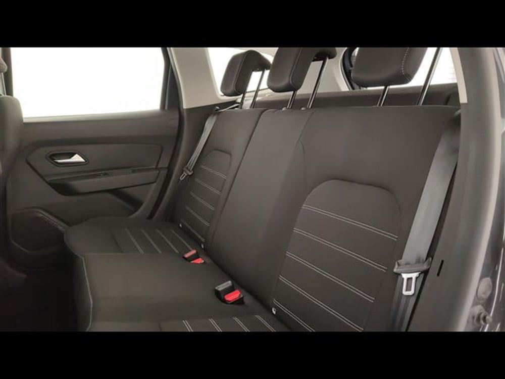 Dacia Duster usata a Milano (10)