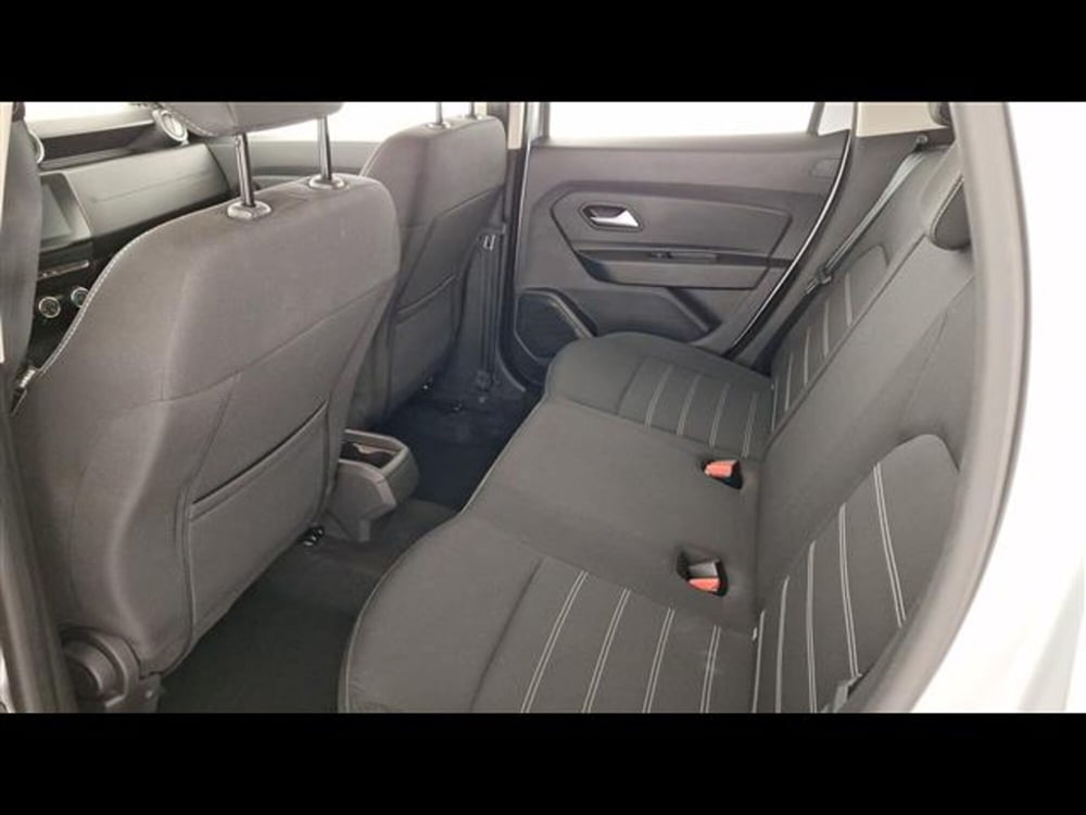 Dacia Duster usata a Milano (11)