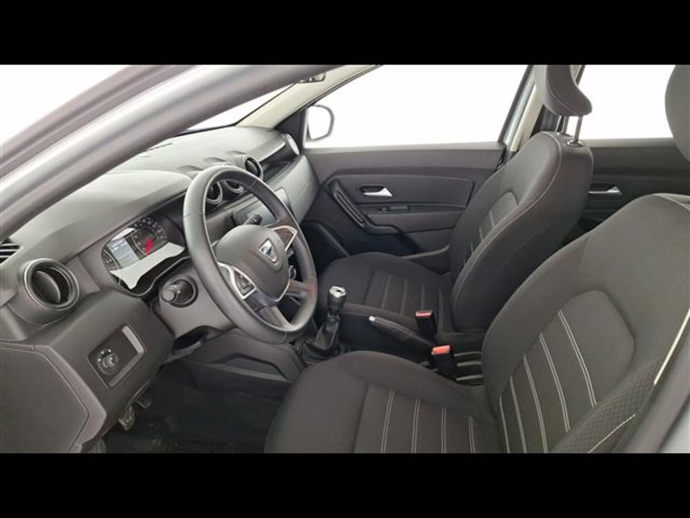 Dacia Duster usata a Milano (12)
