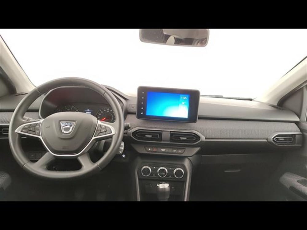 Dacia Jogger usata a Milano (11)
